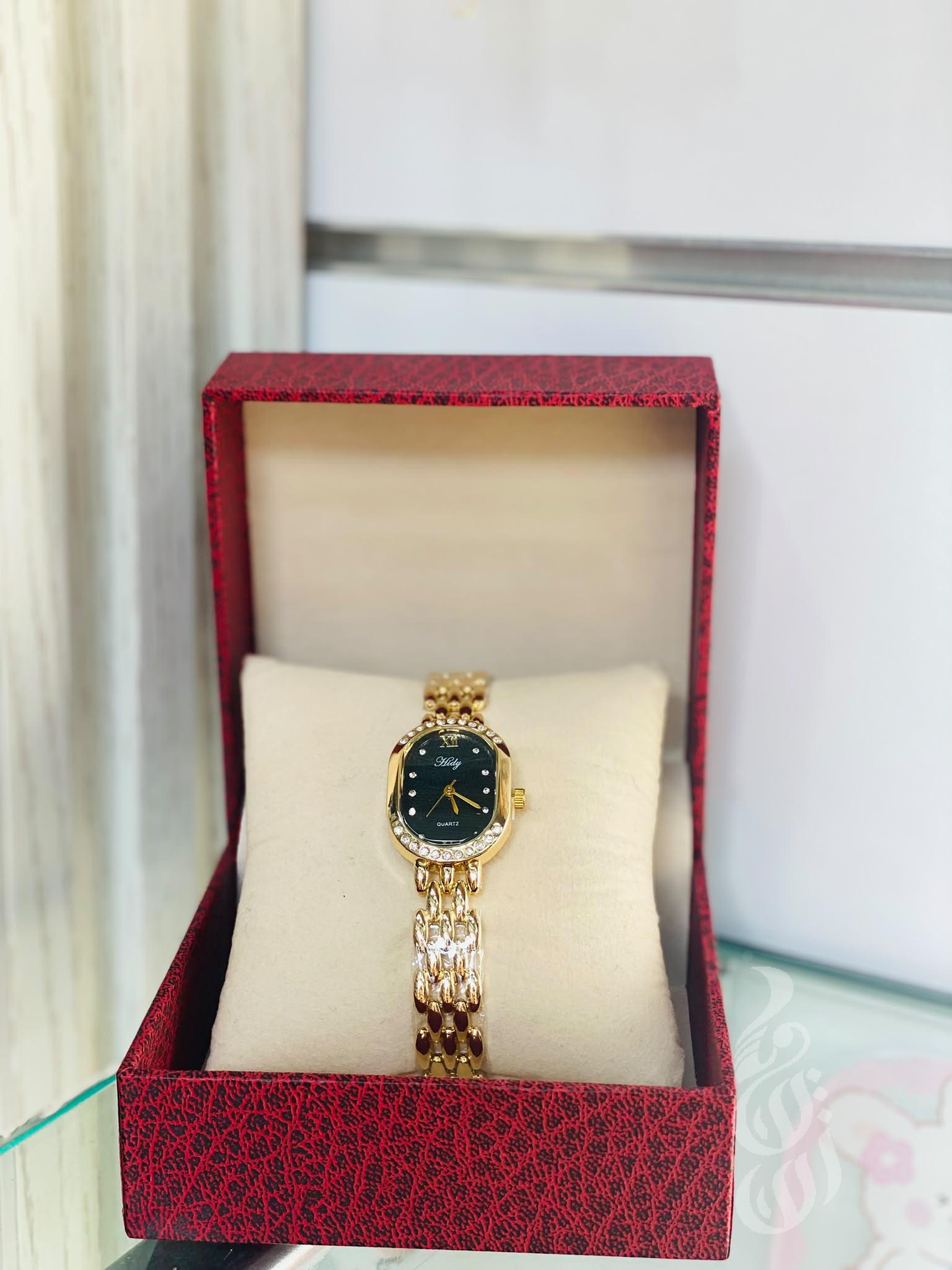 ساعة شليه ماركة كارتير  ذهبي قاعدة  اسود